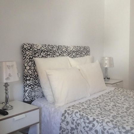 טורגואדיארו Hostal Montilla Sotogrande מראה חיצוני תמונה