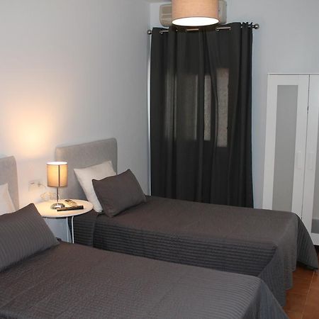 טורגואדיארו Hostal Montilla Sotogrande מראה חיצוני תמונה