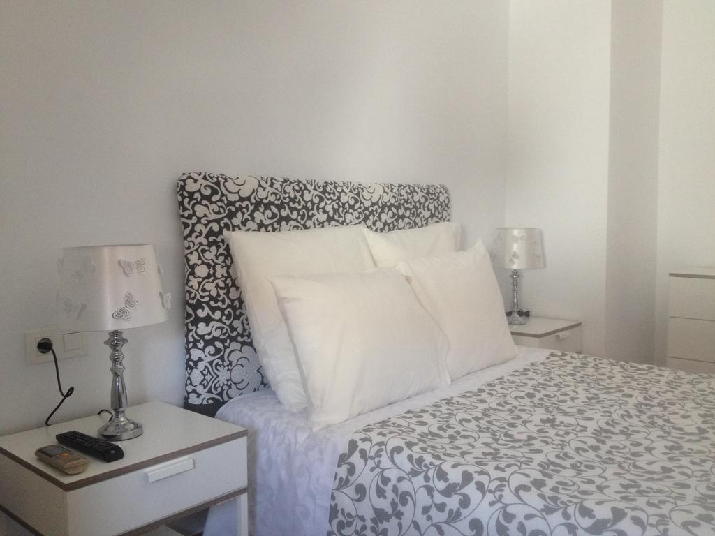 טורגואדיארו Hostal Montilla Sotogrande מראה חיצוני תמונה