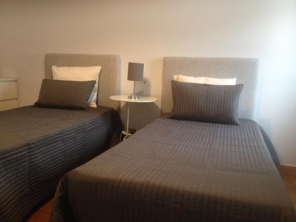 טורגואדיארו Hostal Montilla Sotogrande מראה חיצוני תמונה