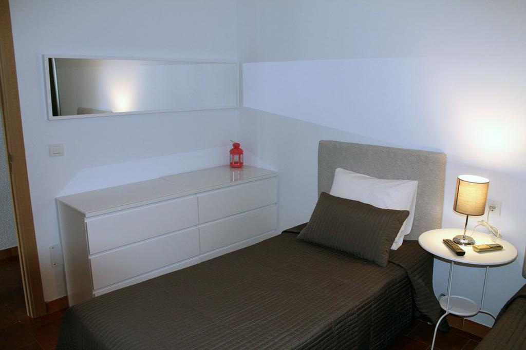 טורגואדיארו Hostal Montilla Sotogrande מראה חיצוני תמונה