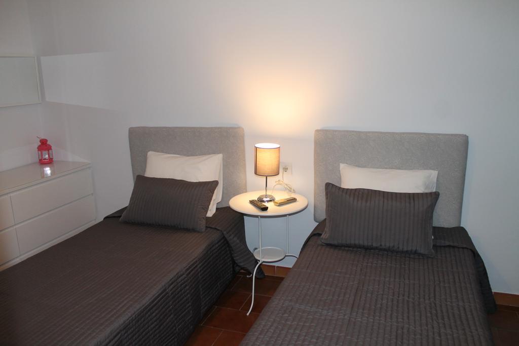טורגואדיארו Hostal Montilla Sotogrande מראה חיצוני תמונה