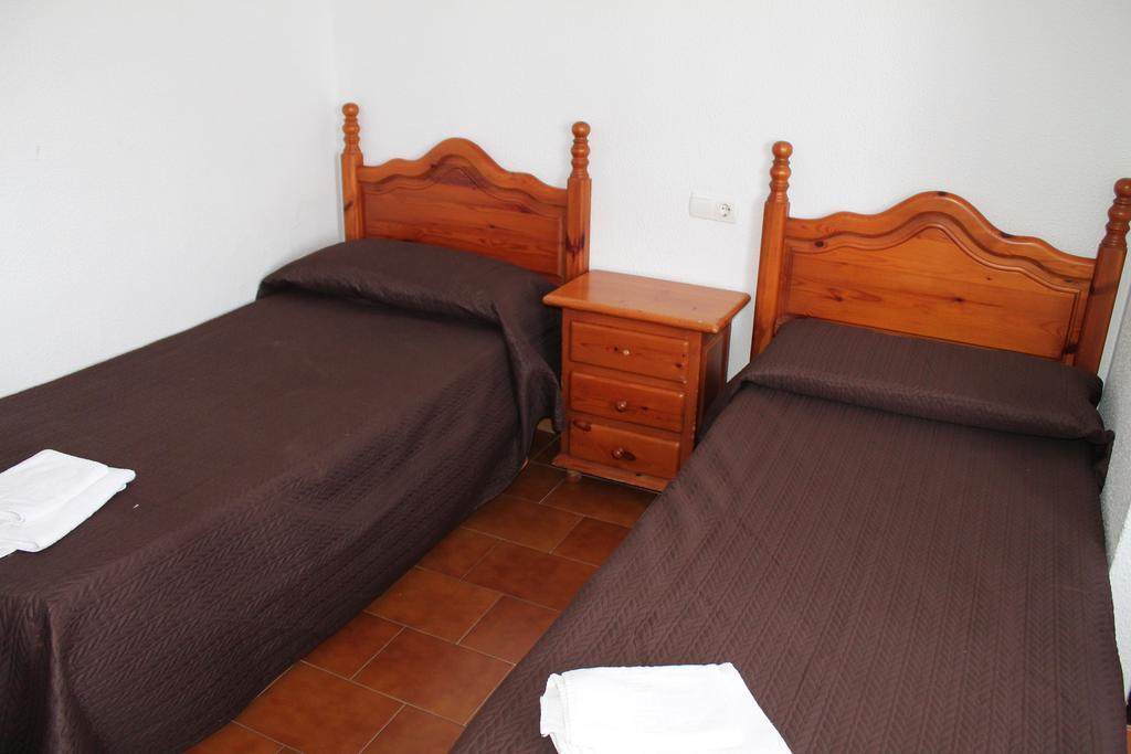 טורגואדיארו Hostal Montilla Sotogrande מראה חיצוני תמונה